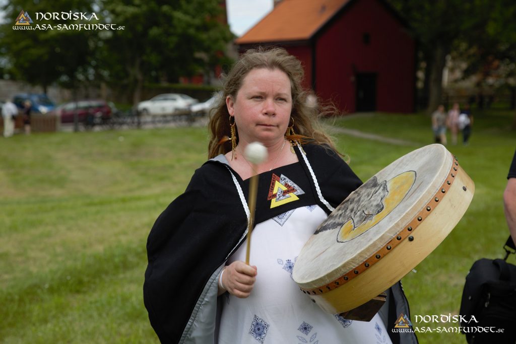 Utförda Blot 2017: Nordiska Asa-samfundets midsommarfirande 2017 10 100