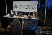 Utförda Blot 2023: Idavallen höll Alvablot vid Dye Domarringar i Karlstad Blotlag Idavallen, Värmland höll Alvablot vid Dye Domarring i Karlstad