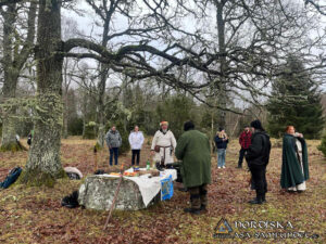 Utförda Blot 2024: Blotlaget Gungnir höll Midvinterblot vid Valeberg-Ryds gravfält i Skaraborg