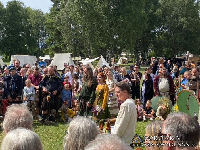 Utförda Ceremonier 2024: Bröllopsceremoni på Stallarholmens Vikingafestival Utförda Ceremonier 2024: Bröllopsceremoni på Stallarholmens Vikingafestival