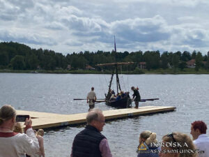 Utförda Ceremonier 2024: Bröllopsceremoni på Stallarholmens Vikingafestival 2 Utförda Ceremonier 2024: Bröllopsceremoni på Stallarholmens Vikingafestival