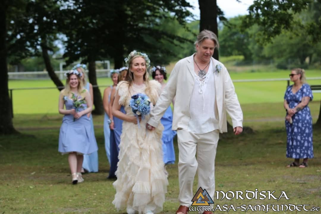 Utförda Ceremonier 2025: Bröllopsceremoni för Harry Waltersson och Annalisa Biagini Waltersson, Hörvik