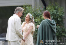 Utförda Ceremonier 2025: Bröllopsceremoni för Harry Waltersson och Annalisa Biagini Waltersson, Hörvik Utförda Ceremonier 2025: Bröllopsceremoni för Harry Waltersson och Annalisa Biagini Waltersson, Hörvik