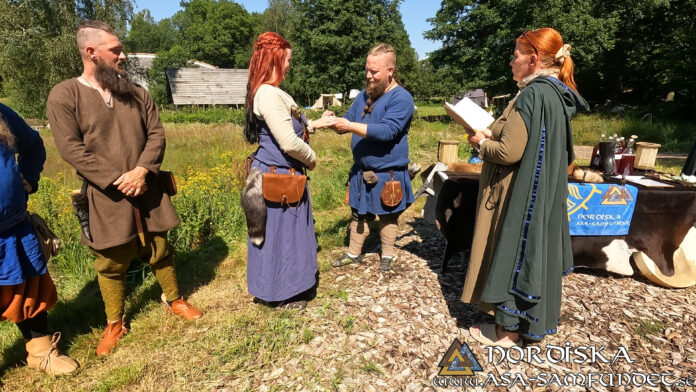 Bröllop Björn Oddvar och Beatrice Ludvigsen 18 juli 2025 Utförda Ceremonier 2025: Bröllopsceremoni för Björn Oddvar och Beatrice Ludvigsen på Ale vikingagård